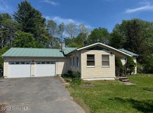 548 Colebrook Rd, Gansevoort, NY 12831