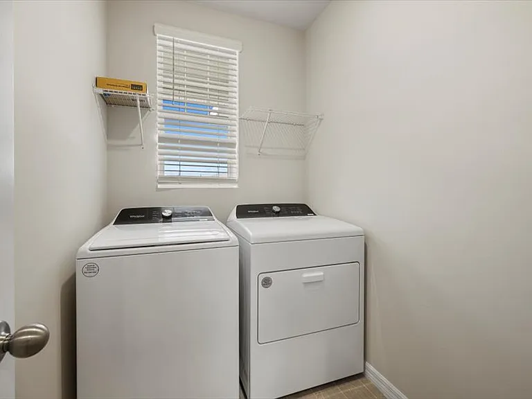 44221 Frontier Dr — Photo 18