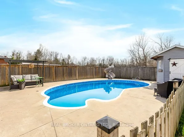 48 John St, Severn, ON L0K 1E0