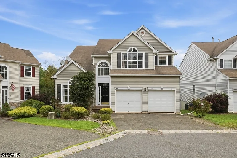 4 bed, 4.0 bath, $3,600 — Photo 2