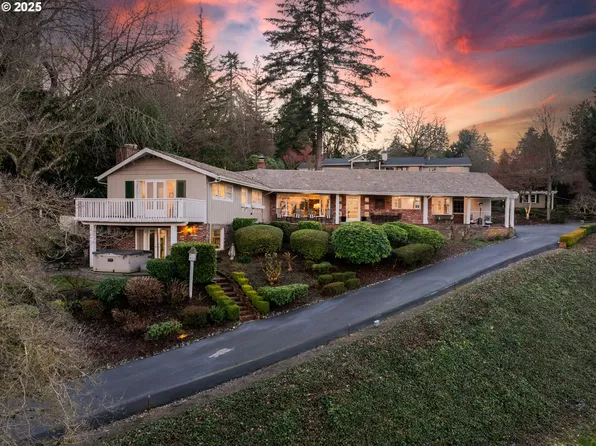 17075 Old River Dr, Lake Oswego, OR 97034