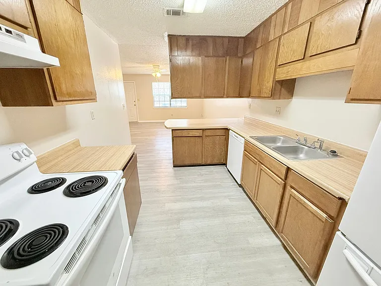 9307 Mabel St #B — Photo 5