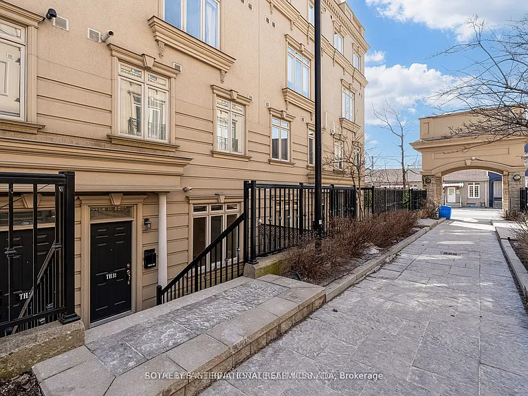 80 Carr St #Townhouse 31 — Photo 2