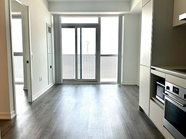 28 Interchange Way #1608 — Photo 2