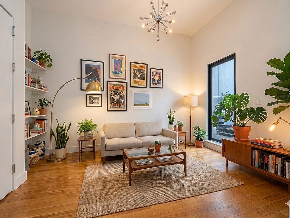 1st image of 372 Kosciuszko St #113