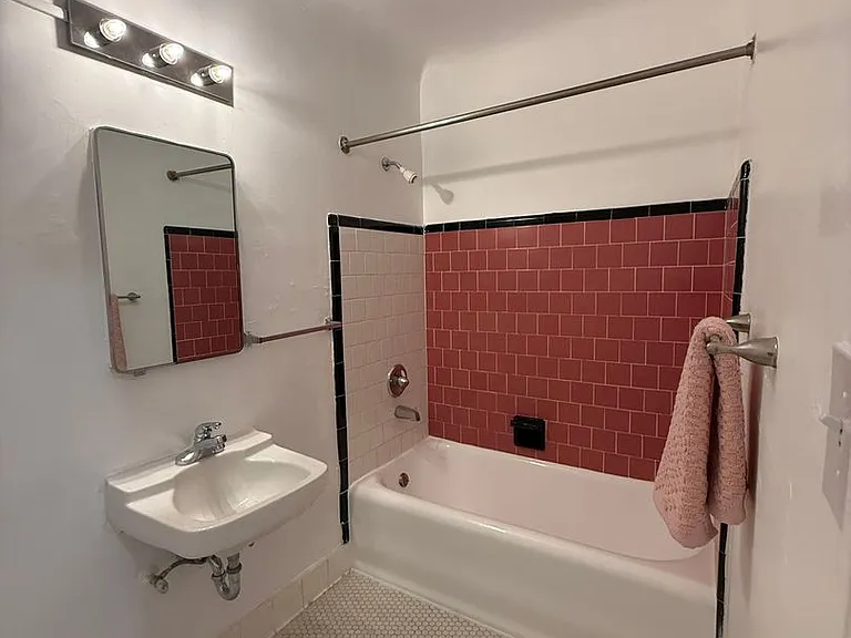 2486 NW Westover Rd — Photo 5