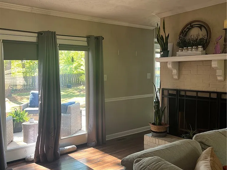 1526 Trevino Dr — Photo 5