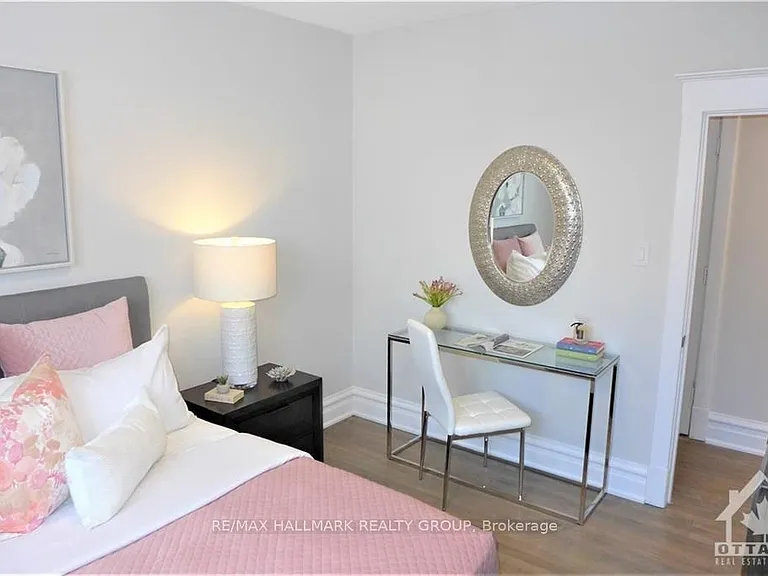 375 Mackay St #2 — Photo 24