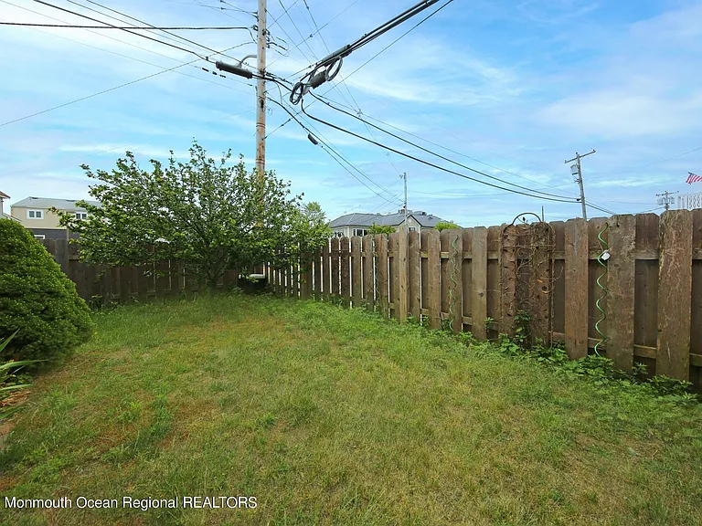 16 Cornwall St — Photo 8