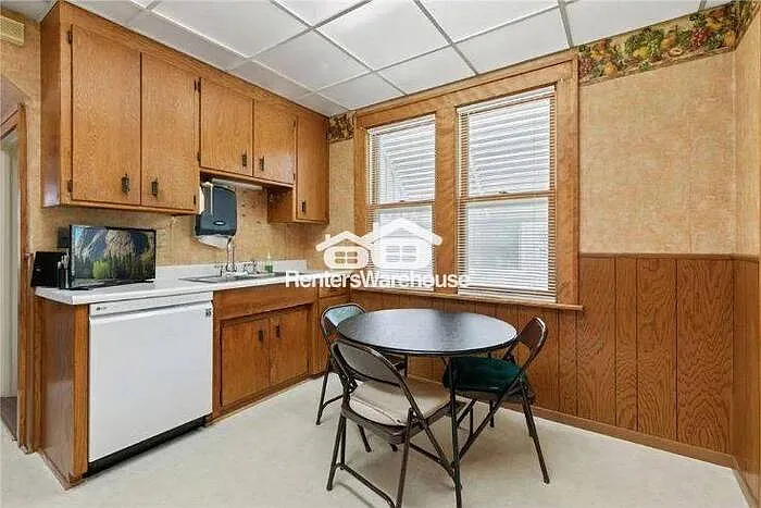 945 Sherburne Ave — Photo 11