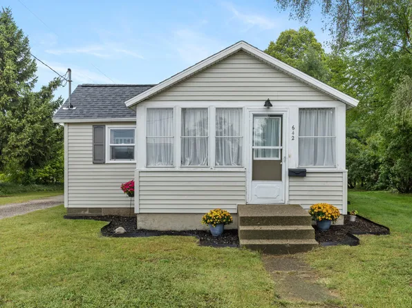 642 W Maple St, Wayland, MI 49348