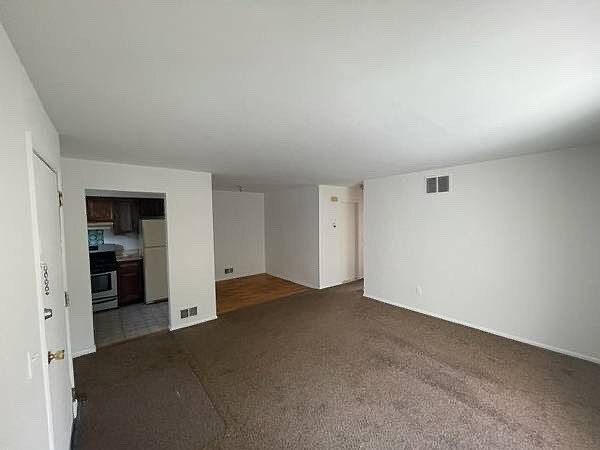 1st image of 331 Seely Ln