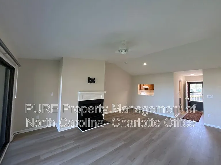 7510 Woods Ln #30 — Photo 12