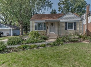 38 N Michigan Ave, Addison, IL 60101