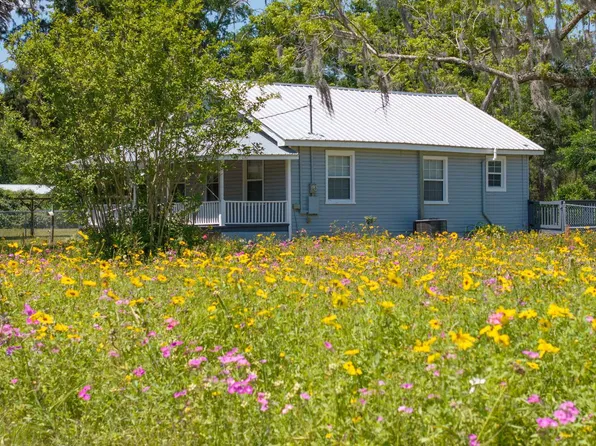 1525 6th Ave, Wellborn, FL 32094