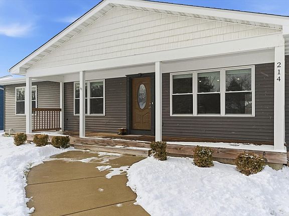 3rd image of 214 Garnett Ave