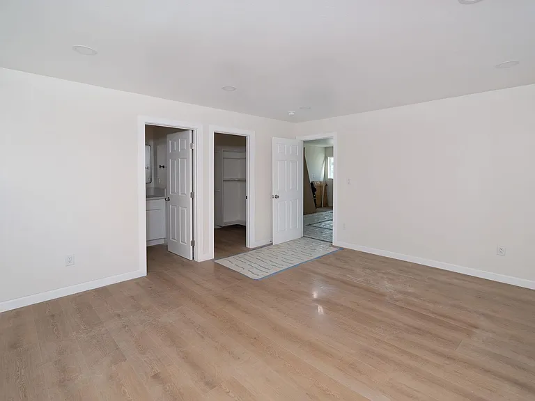 2400DelM — Photo 15
