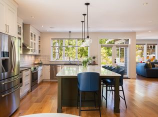 1141 Lenora Rd, Bowen Island, BC V0N1G1