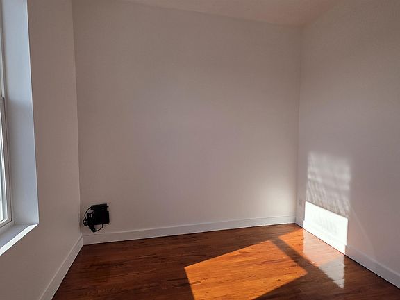 4th image of 6 50th St APT 3