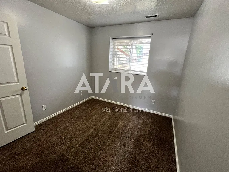 334 Childs Ave — Photo 23
