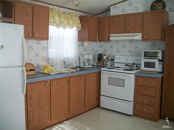 4th image of 1610 Pelican Pl SW