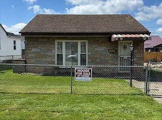 914 9th St, Nitro, WV 25143