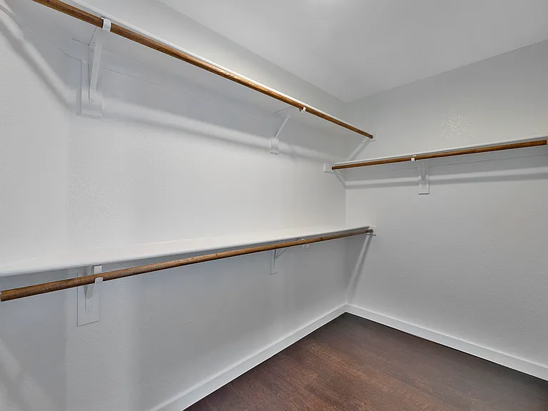 605 Clearbrook St — Photo 31
