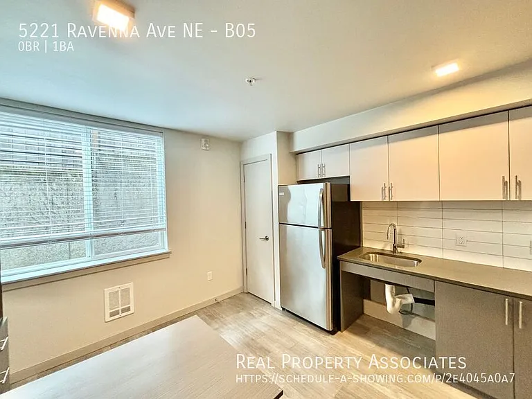 5221 Ravenna Ave NE — Photo 21