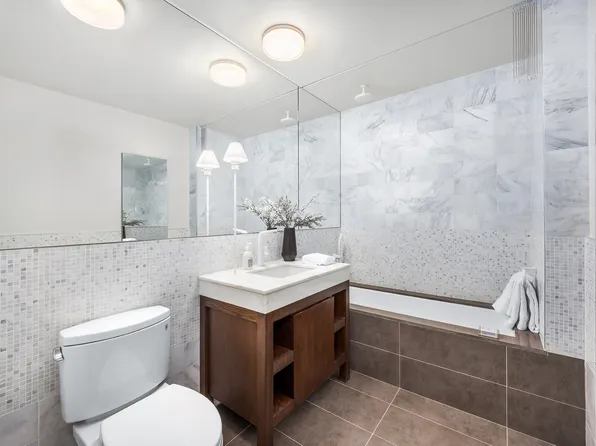 35 West 15th Street image 14 of 15