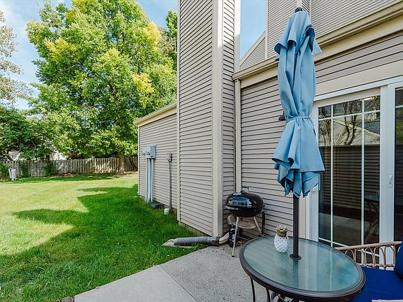 3rd image of 9517 Aberdare Dr