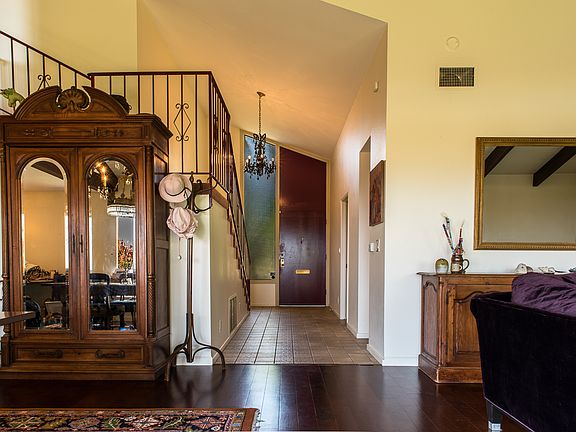 3rd image of 125 Eucalyptus Hill Cir