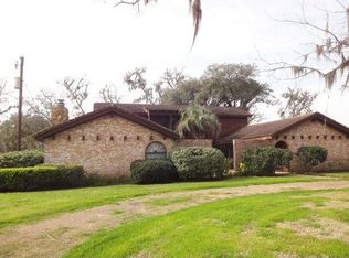 401 Westwood Rd #614, Angleton, TX 77515