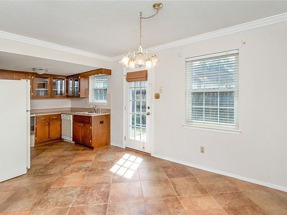 5th image of 122 Du Rhu Dr #F