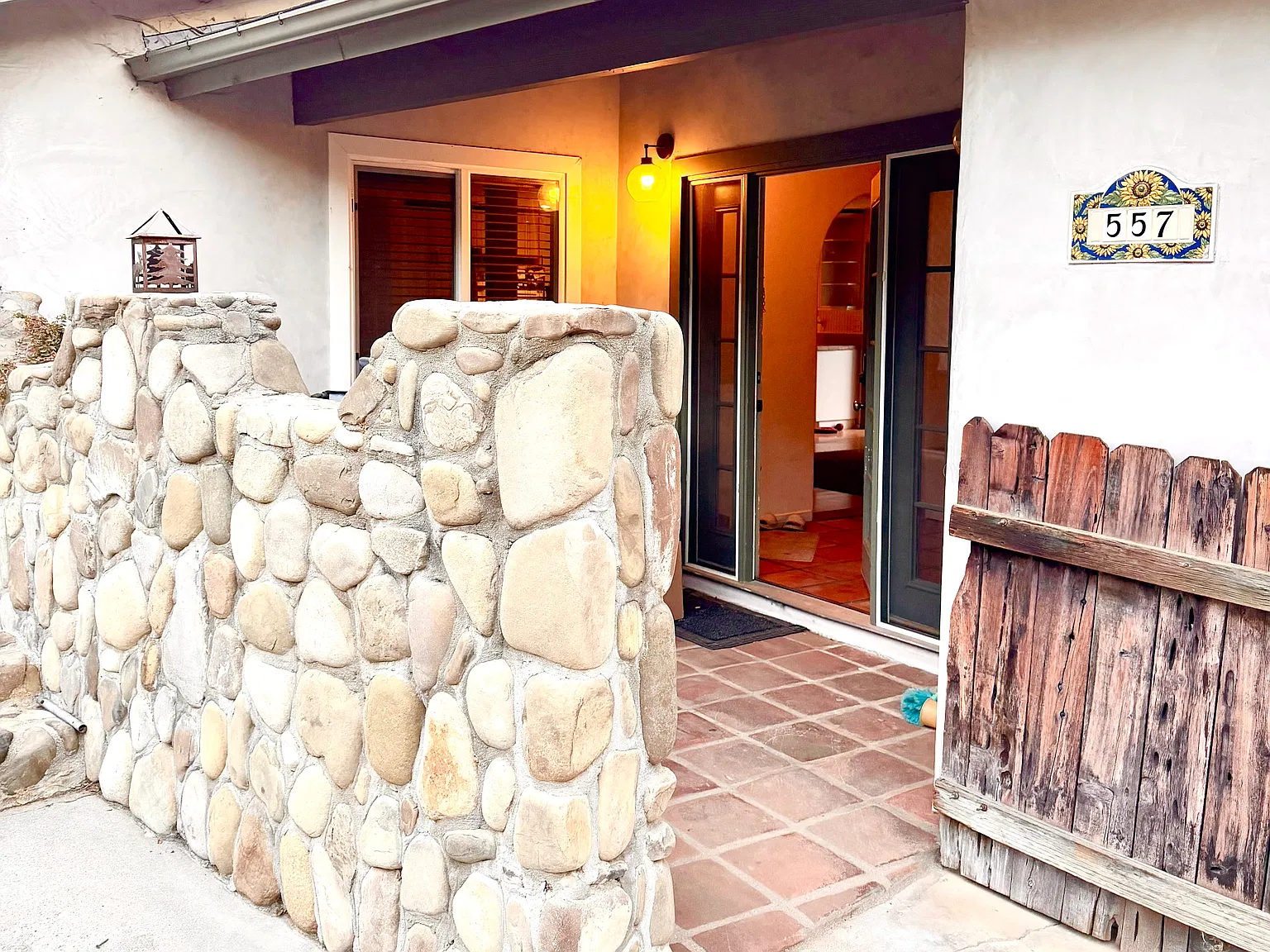 4 bed, 1900 sqft, $6,100 — Photo 3