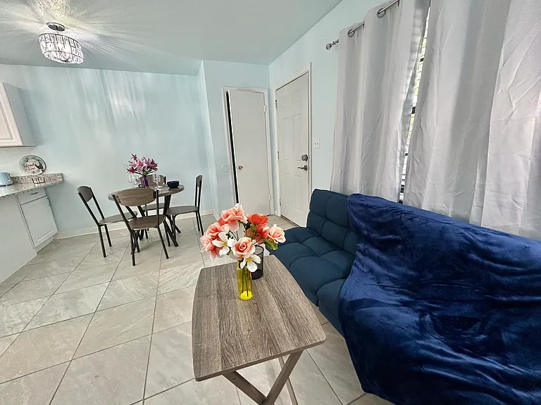 1625 Rebecca St — Photo 33