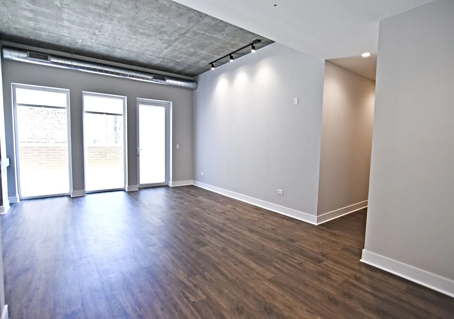 2 bed, 2.0 bath, 1140 sqft, $3,950 — Photo 4