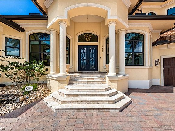 3rd image of 3944 W Riverside Dr