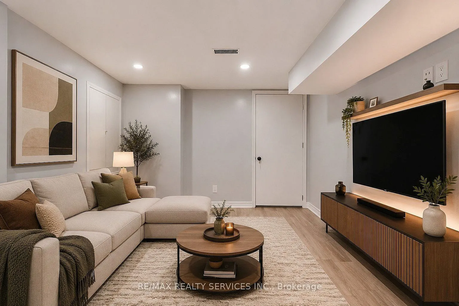 2 bed, $1,700 — Photo 1
