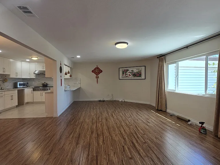 931 W Bainbridge Ave — Photo 3