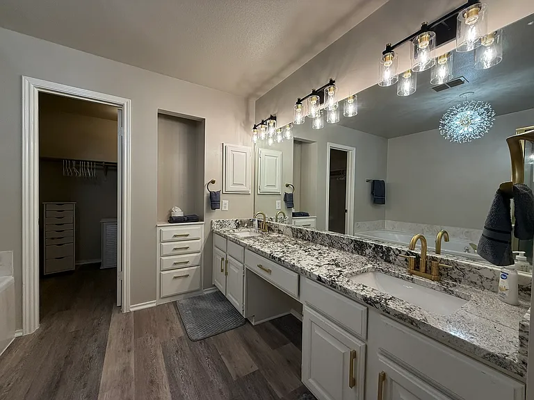 809 Almadin — Photo 26