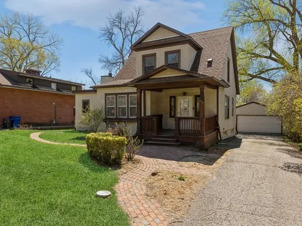 457 Desnoyer Ave, Saint Paul, MN 55104