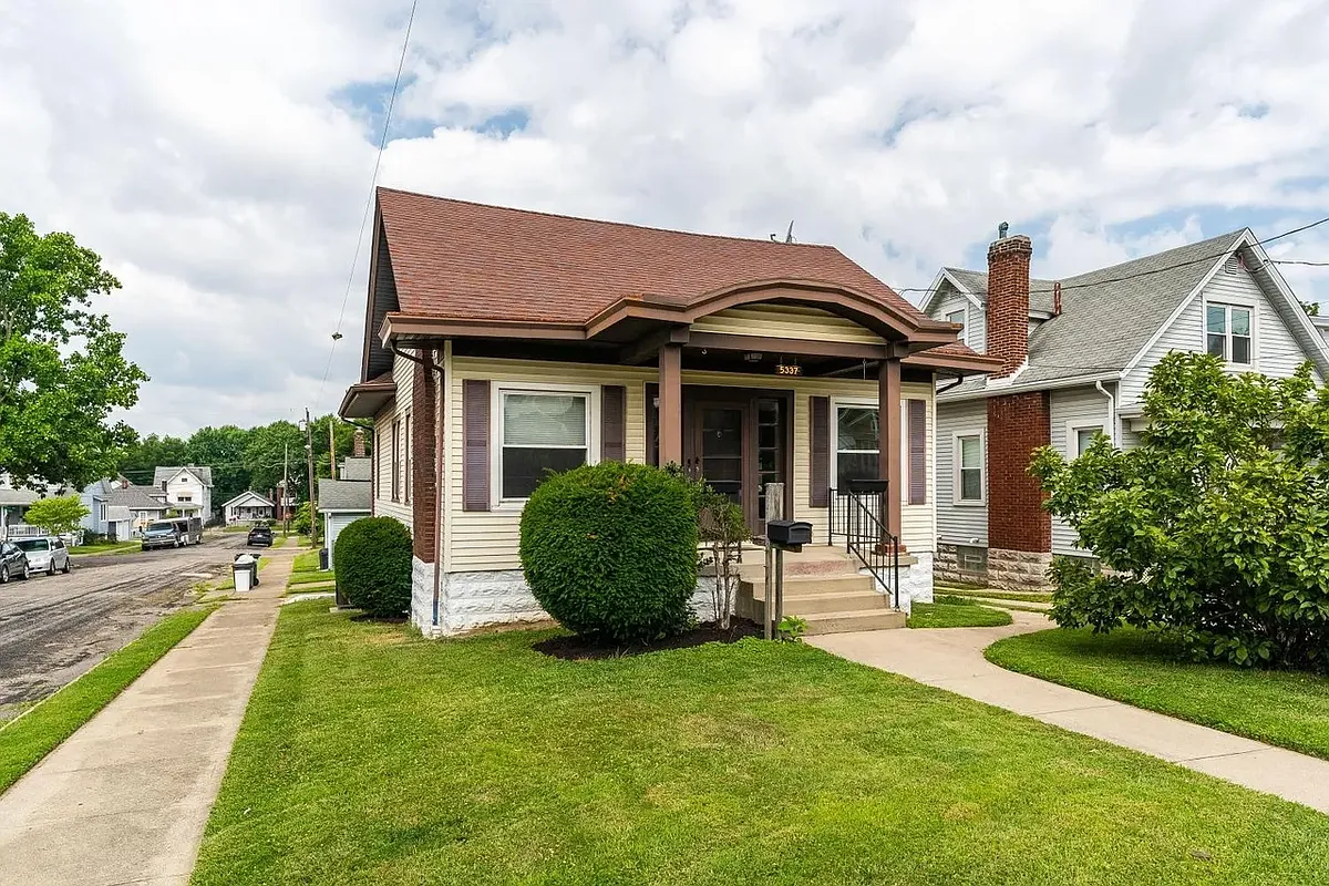 Building Photo - 5337 Carthage Ave