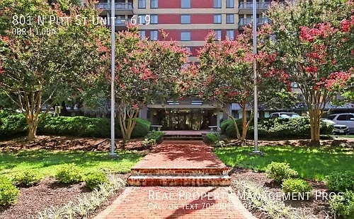 801 N Pitt St Photo 1