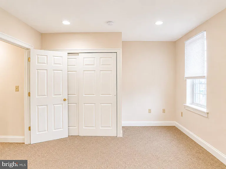 2542 W Girard Ave #2 — Photo 11