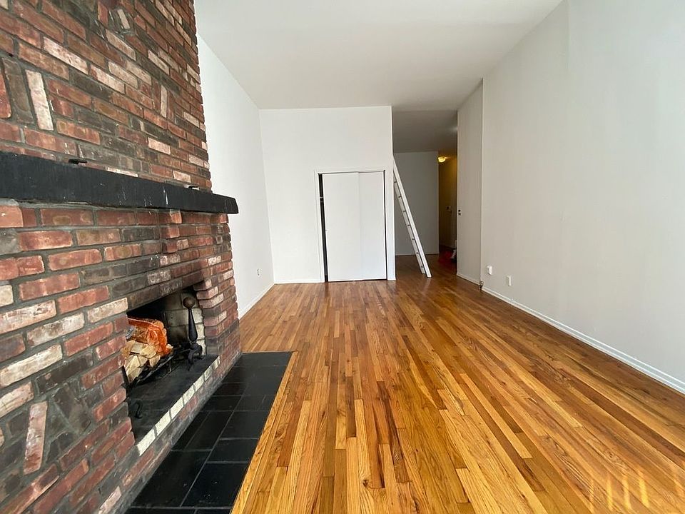 2nd image of 155 E 23rd St #402A
