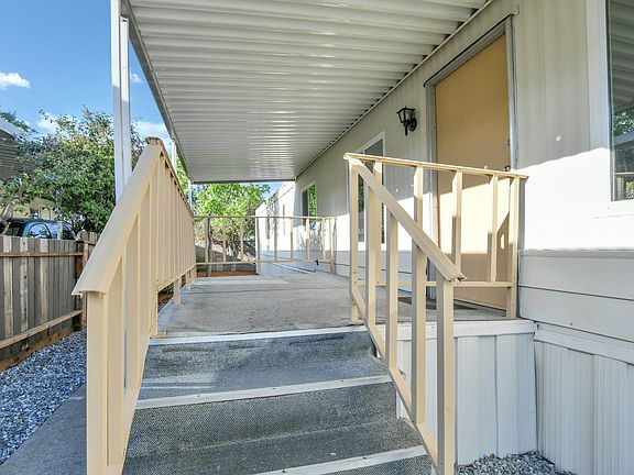 2nd image of 14 Del Rio