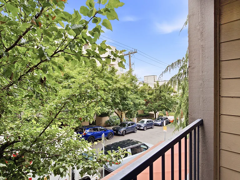 601 Summit Ave E #203 — Photo 23