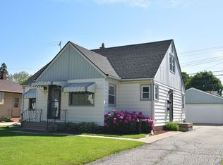 1006 S 110th St, West Allis, WI 53214