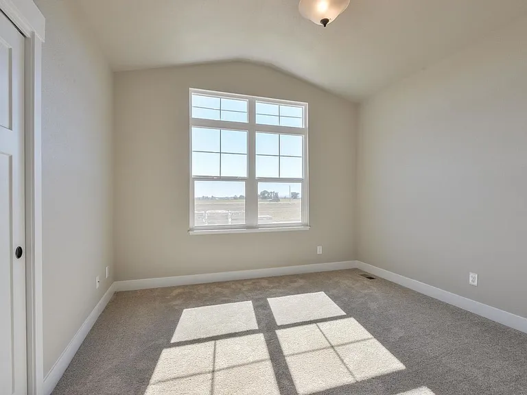1618 Tundra Ave — Photo 13