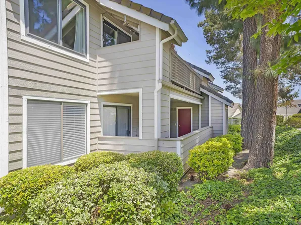 1059 Shadowridge Dr Unit 9, Vista, CA 92081